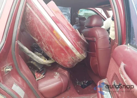 1996 Lincoln Town Car Cartier z USA, uszkodzony, nr VIN 1LNLM83W4TY622456